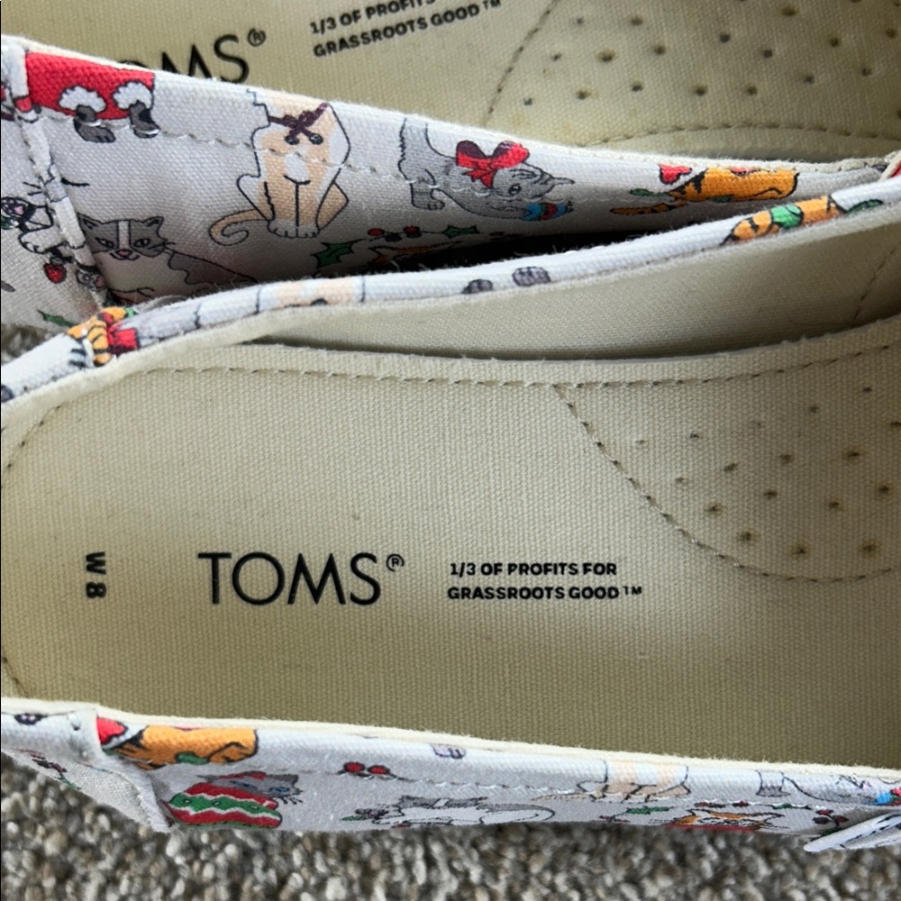 TOMS Multicolor Christmas Cat Pattern Slip-Ons Size 8 - Picture 5 of 13